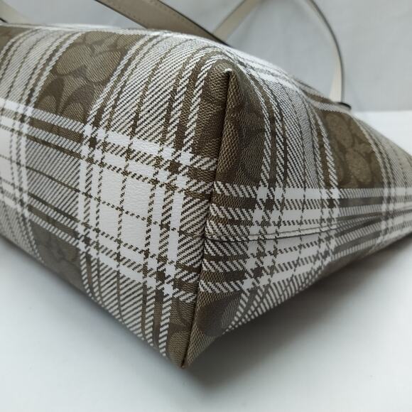 Coach Gallery Tote Bag In Signature Canvas With Hunting Fishing Plaid Print - Picture 15 of 16